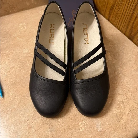 KURU Women's Black Flats - Picture 2 of 13